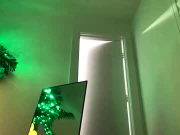 ella_hill's chat room