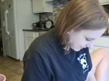 tinywithtiddies's chat room