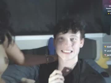 milkandhoneybby's chat room