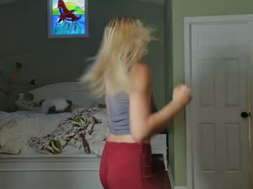 ellalowe's chat room