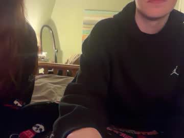 redheadandbigpeenar's chat room