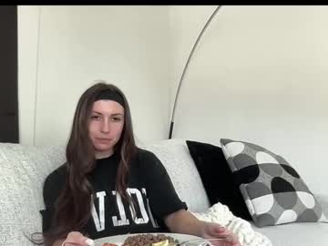 laylahlaylah1's chat room