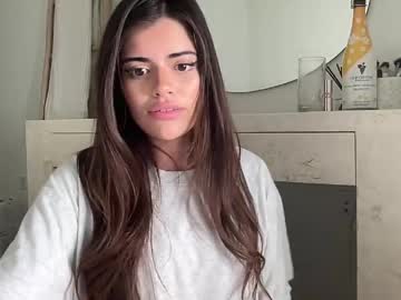 poutyselena's chat room