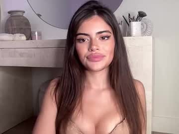 poutyselena's chat room