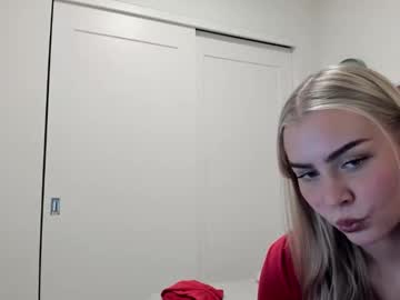 ariah_is_blonde's chat room