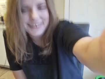 tinywithtiddies's chat room