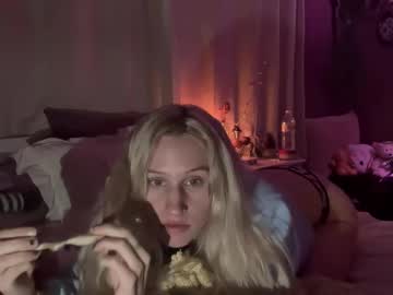 violetfaee's chat room