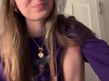 fantasyella's chat room