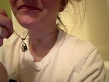 myahdiction's chat room