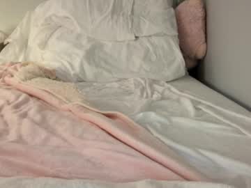 lilylustxoxo's chat room