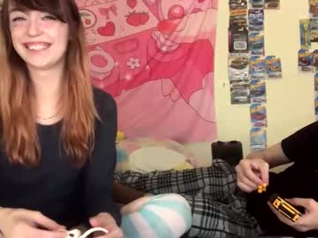 kittyme0ws's chat room