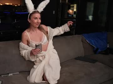 blondefoxsilverfox's chat room