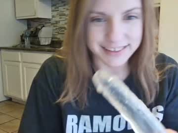 tinywithtiddies's chat room