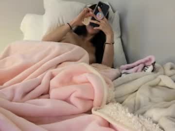 lilylustxoxo's chat room