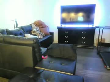 luxedollxoxo's chat room