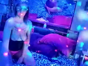 kikilovespartylights's chat room