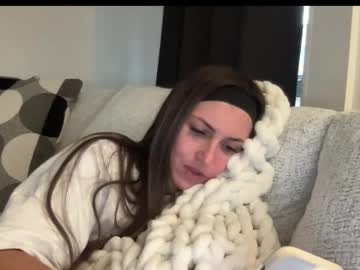 laylahlaylah1's chat room