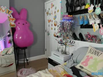 wildwifebarbie's chat room