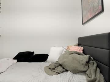 ariah_is_blonde's chat room