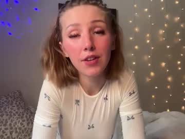 abbienextdoor's chat room