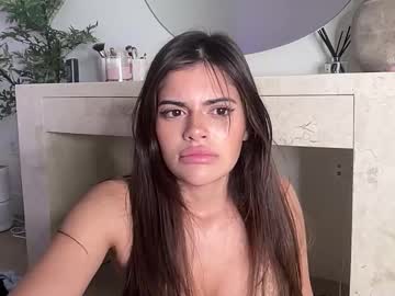 poutyselena's chat room