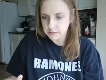 tinywithtiddies's chat room