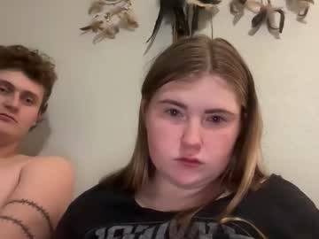 twinfl4m3ss's chat room