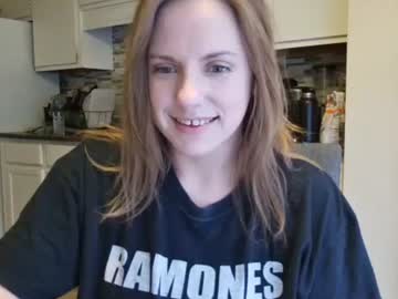 tinywithtiddies's chat room