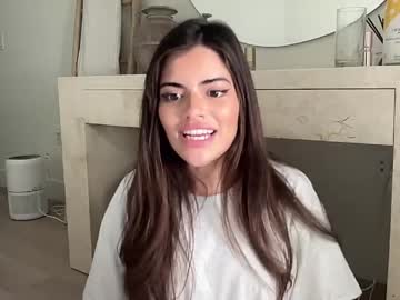 poutyselena's chat room