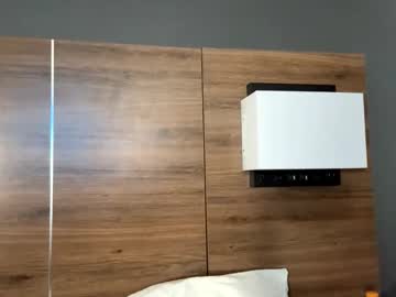 deepthroatqueen33's chat room