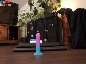 serareads's chat room