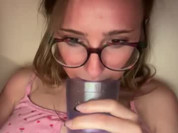 prettygirls84's chat room