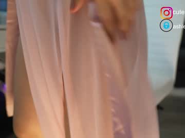 ashley_benson1's chat room