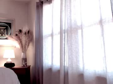 raven_feathers's chat room