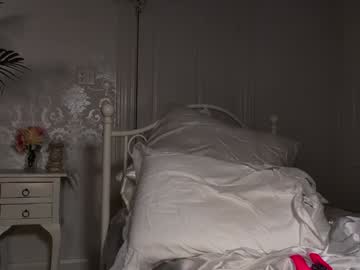 sunluscious's chat room