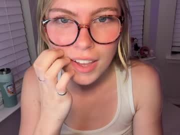 elliee81's chat room