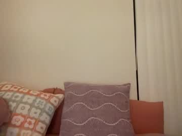 tinytittytia's chat room