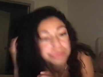 latinagirlyxx's chat room