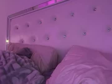 theblondeetwinss's chat room