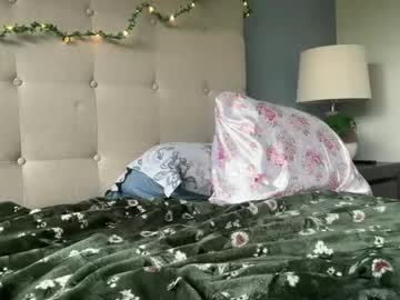 annieangel18's chat room