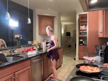 lunarose17's chat room