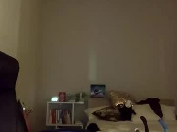 laineylifts's chat room