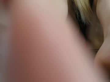 ellalowe's chat room