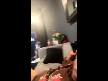 huntersplayground's chat room