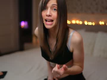 newchloe18's chat room