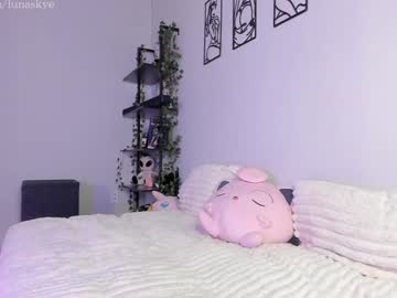 xlunaskye's chat room