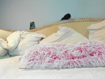 eatmygingersnapps's chat room