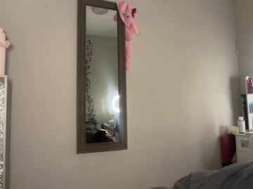 sophiasecretsx's chat room