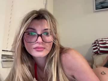 therosiecheeks's chat room