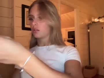 carlybora's chat room